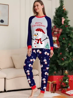 Pyjamas de Noël bleu marine à motif bonhomme de neige et bordure rouge collection 2026