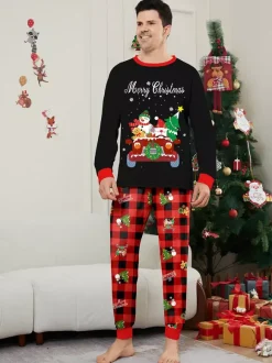 Pyjamas de Noël familiaux à carreaux noirs et rouges motif voiture et bonhomme de neige collection 2026