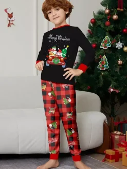 Pyjamas de Noël familiaux à carreaux noirs et rouges motif voiture et bonhomme de neige collection 2026