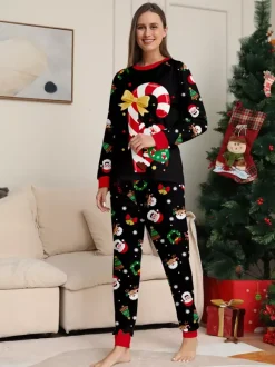 Pyjamas de Noël noirs et rouges pour toute la famille imprimé canne de Noël et Père Noël collection 2026