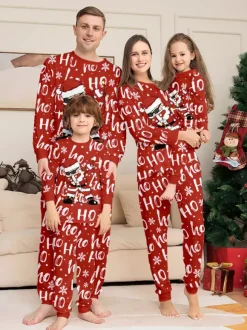 Pyjamas de Noël assortis pour toute la famille imprimé Père Noël rouge « Ho Ho Ho » collection 2026