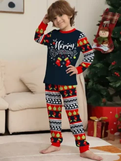 Pyjamas de Noël familiaux à motifs Fair Isle bleu marine rouge et vert collection 2026