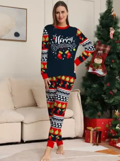 Pyjamas de Noël familiaux à motifs Fair Isle bleu marine rouge et vert collection 2026