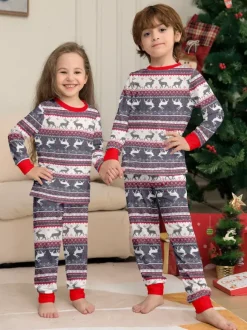 Pyjamas de Noël familiaux à motif Fair Isle de rennes gris avec bordure rouge 2026