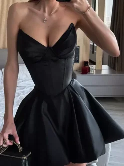 Robe corset en satin pour femme - Robe noire gothique bustier c艙ur sans manches à baleines - Idéale pour une fête d'anniversaire d'été 2026
