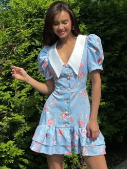Robe courte à imprimé floral manches bouffantes col Claudine et lacets dans le dos été 2026