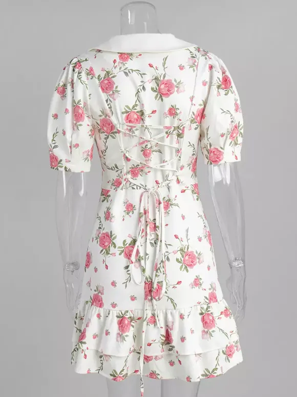 Robe courte à imprimé floral manches bouffantes col Claudine et lacets dans le dos été 2026