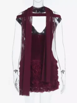 Robe courte bordeaux à ourlet en pétales de rose 3D pour femme - Robe moulante romantique avec foulard - Tenue de soirée estivale élégante et raffinée 2026