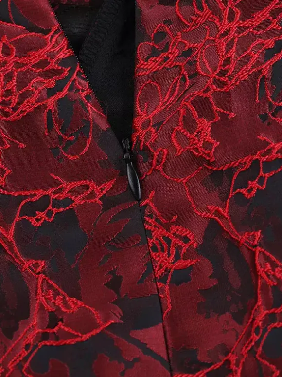 Robe courte bordeaux à épaules dénudées en jacquard fleuri - Idéale pour un bal de promo ou une fête d'anniversaire (2026)