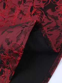 Robe courte bordeaux à épaules dénudées en jacquard fleuri - Idéale pour un bal de promo ou une fête d'anniversaire (2026)