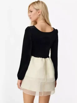 Robe courte contrastée avec n艙ud papillon manches longues col carré robe de fête d'anniversaire superposée 2026