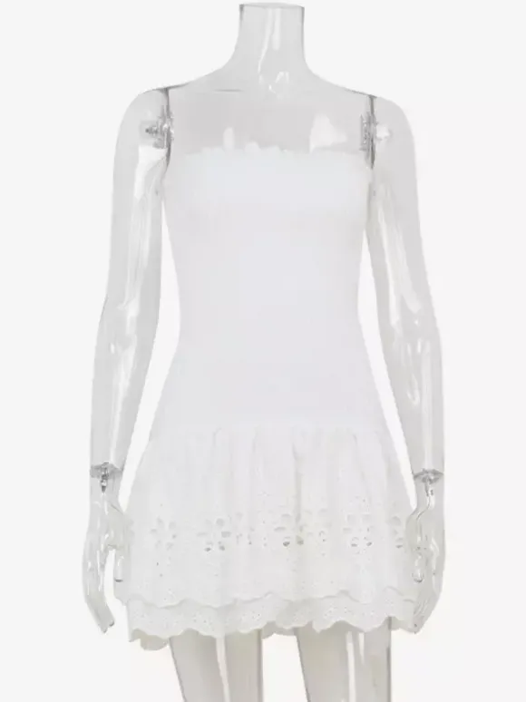 Robe courte en dentelle ajourée pour femme - Robe bustier blanche à volants et smocks - Idéale pour les vacances d'été à la plage 2026