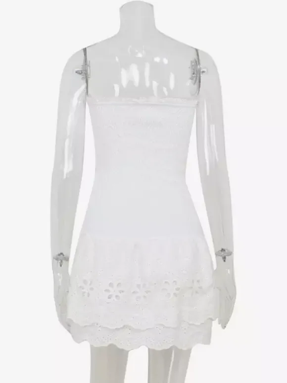 Robe courte en dentelle ajourée pour femme - Robe bustier blanche à volants et smocks - Idéale pour les vacances d'été à la plage 2026
