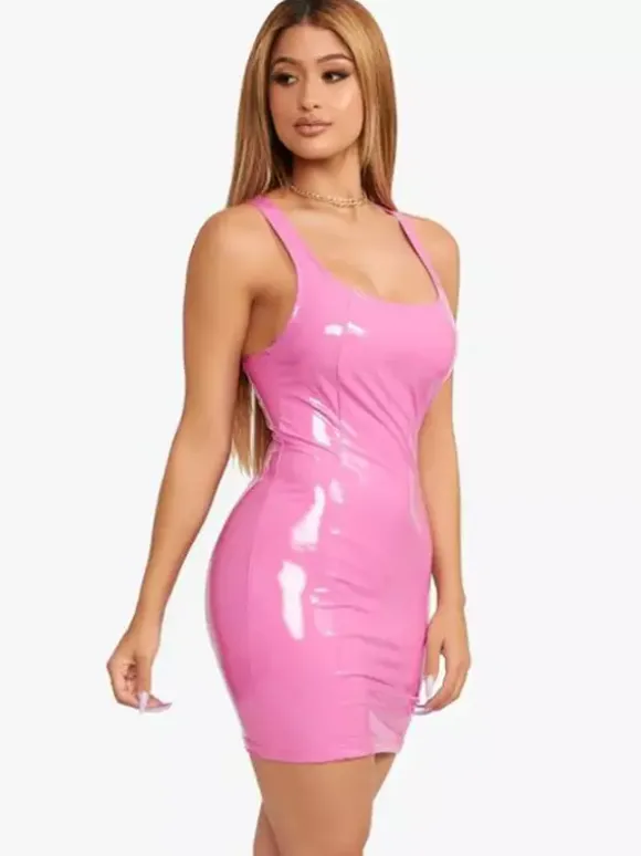 Robe courte élégante en similicuir avec dos nageur tenue de club sexy pour femme 2026