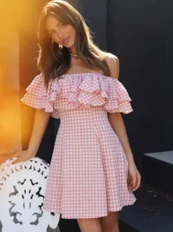 Robe courte vichy à épaules dénudées pour femme - Robe patineuse à volants rose style cottagecore - Idéale pour un pique-nique d'été 2026