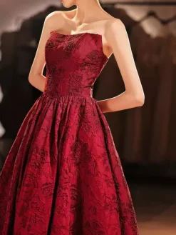 Robe de bal 2026 A-Line sans bretelles Jacquard Longueur au sol Robes de concours brodées Personnalisation gratuite