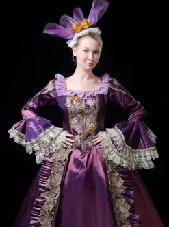Robe de bal victorienne rococo vintage pour femme manches évasées ornées de dentelle.