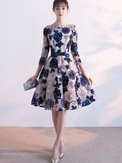 Robe de cocktail col bateau demi-manche bleu marine foncé longueur au genou Robe de soirée
