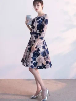 Robe de cocktail col bateau demi-manche bleu marine foncé longueur au genou Robe de soirée