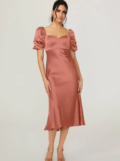 Robe de demoiselle d'honneur courte élastique en soie comme du Satin manches courtes dos nu col en c艙ur robes de soirée de mariage