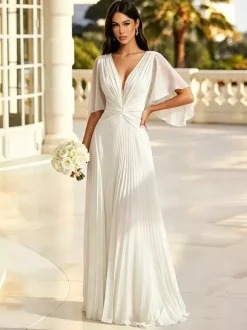Robe de demoiselle d'honneur vert sauge en mousseline plissée col V manches papillon devant torsadé dos nu longueur au sol.