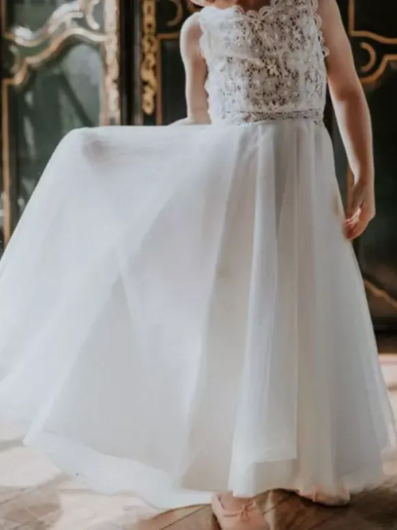 Robe de fille de fleur blanche en dentelle boutonnée sur dos longueur cheville Robe cérémonie fille
