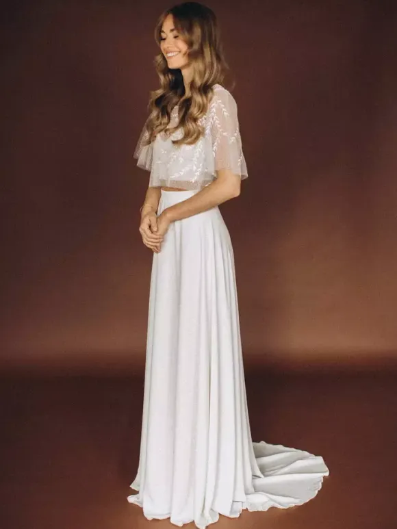 Robe de mariée 3 pièces en dentelle et satin décolleté illusion fermeture éclair manches mi-longues
