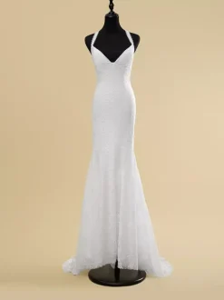Robe de mariée col en V sans manches taille naturelle découpée avec traîne robe de mariée sirène