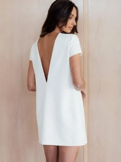 Robe de mariée courte col rond manche courte dos en V