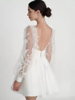 Robe de mariée courte mini col en V manches longues coupe trapèze