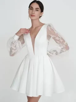 Robe de mariée courte mini col en V manches longues coupe trapèze