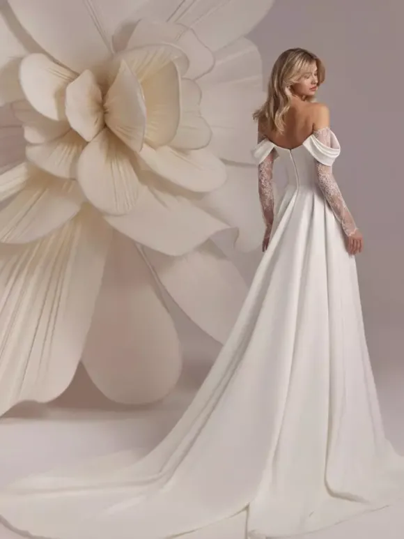 Robe de mariée dentelle Ivoire Cou original manches longues détail zip Robes de mariée