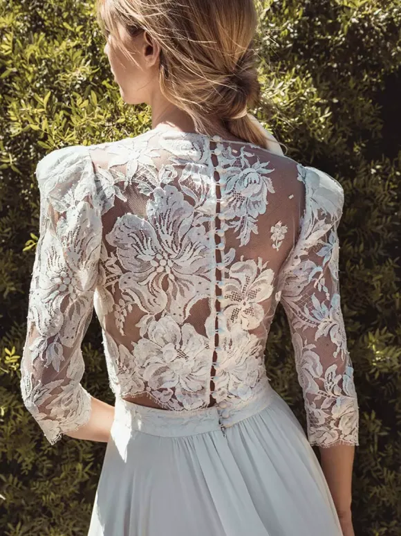 Robe de mariée deux pièces en dentelle Haut col rond demie manche boutonné sur dos jupe en tulle