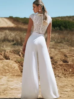 Robe de mariée deux pièces en tissu mousseline combinaison en dentelle col en v longueur au sol boutons fonctionnels manches courtes ivoire