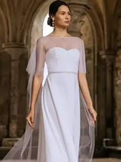 Robe de mariée en tulle ivoire à col rond et manches courtes