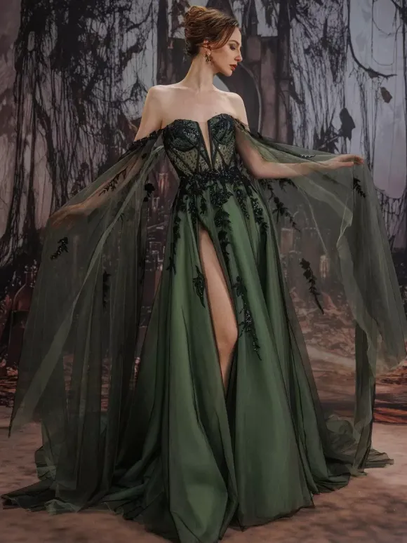Robe de mariée gothique noire en dentelle coupe trapèze manches longues taille naturelle à volants et traîne