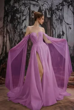 Robe de mariée gothique noire en dentelle coupe trapèze manches longues taille naturelle à volants et traîne