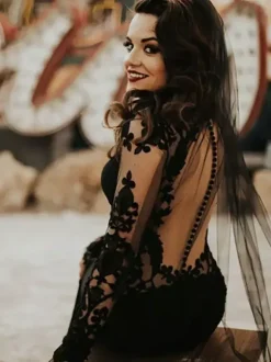 Robe de mariée gothique noire sirène manches longues en dentelle avec traîne robe de mariée personnalisation gratuite