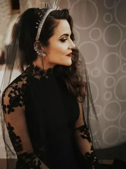 Robe de mariée gothique noire sirène manches longues en dentelle avec traîne robe de mariée personnalisation gratuite