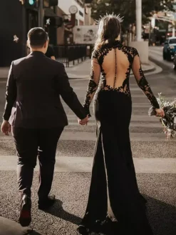 Robe de mariée gothique noire sirène manches longues en dentelle avec traîne robe de mariée personnalisation gratuite