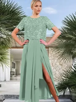 Robe de mariée mère de la mariée col bijou manches courtes coupe trapèze fendue sur le devant pour invitée de mariage