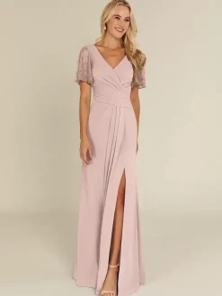 Robe de mariée pour mère col en v manches courtes gaine robes d'invitées perlées pour mariage