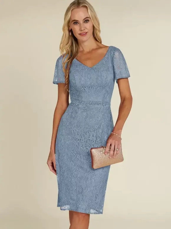 Robe de mariée pour mère col en V manches courtes dentelle courte longueur aux genoux robes d'invitées de mariage