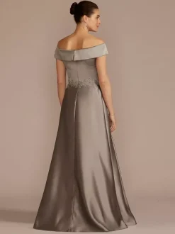 Robe de mariée pour mère col bateau sans manches ligne a embellissement en dentelle robes d'invitées de mariage