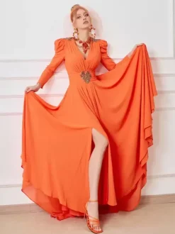 Robe de mariée pour mère de la mariée col en V manches longues robe de bal plissée avec traîne robes d'invitées de mariage