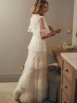 Robe de mariée pour mère de la mariée décolleté conçu manches courtes robe de bal robes d'invitées de mariage à plusieurs niveaux