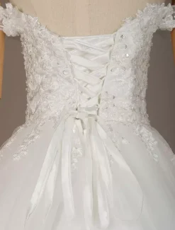Robe de mariée princesse ivoire en tulle hors de l'épaule jupe plissée à traîne robe de mariage