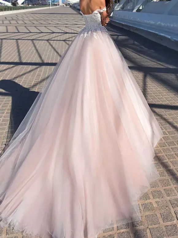 Robe de mariée princesse ivoire en tulle hors de l'épaule jupe plissée à traîne robe de mariage