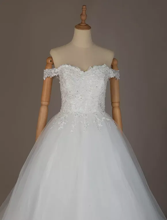 Robe de mariée princesse ivoire en tulle hors de l'épaule jupe plissée à traîne robe de mariage