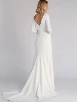 Robe de mariée simple 2026 en satin col carré zip sur dos à petite traîne